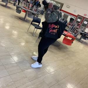 Meet your Posher, Maya